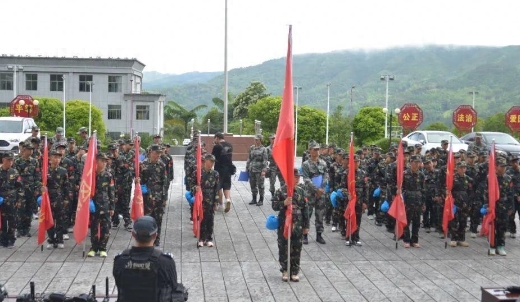 “沉浸式”走进警营 丰富暑假生活